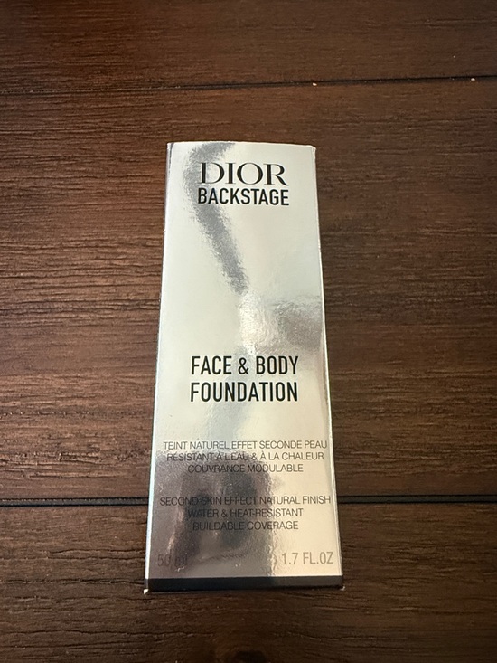 Dior Other - Dior Backstage Face & Body Foundation - Silver